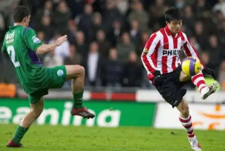 惯用左脚踢球的人比较强？