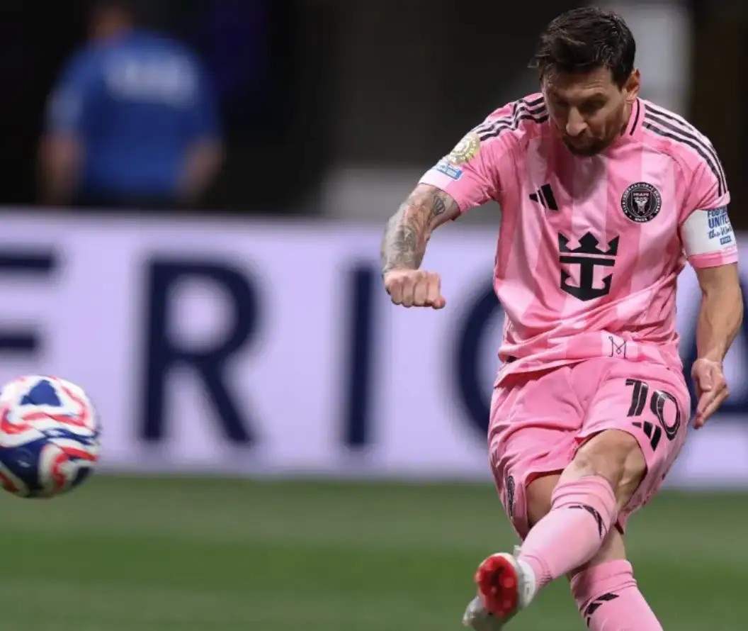 巴萨竞选疯狂画饼!丰特:梅西年底回归诺坎普退役,让他担任名誉主席和形象大使